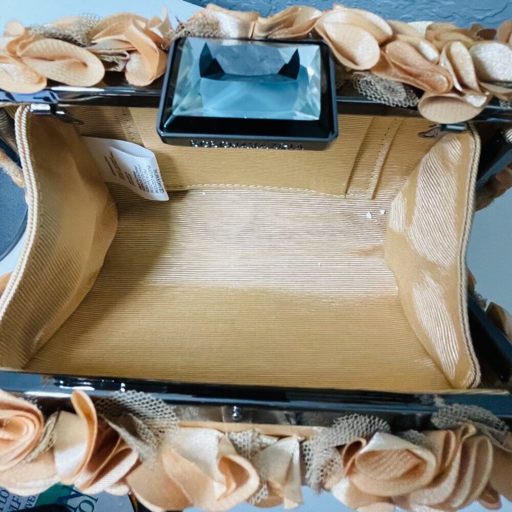 BCBGMAXAZRIA 3D Floral Satin Petal Clutch Champagne Evening Bag w Chain - Picture 3 of 11